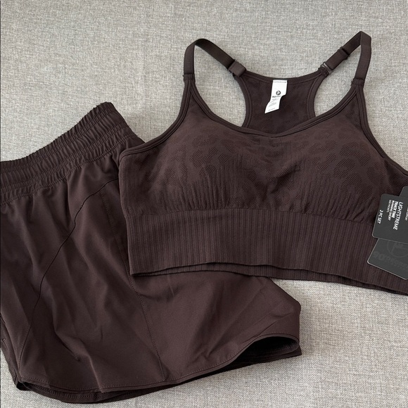 90 degree seamless Safari trail bra, and running shorts set - Picture 1 of 11